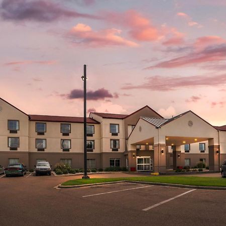 Red Roof Inn & Suites Vicksburg Bagian luar foto