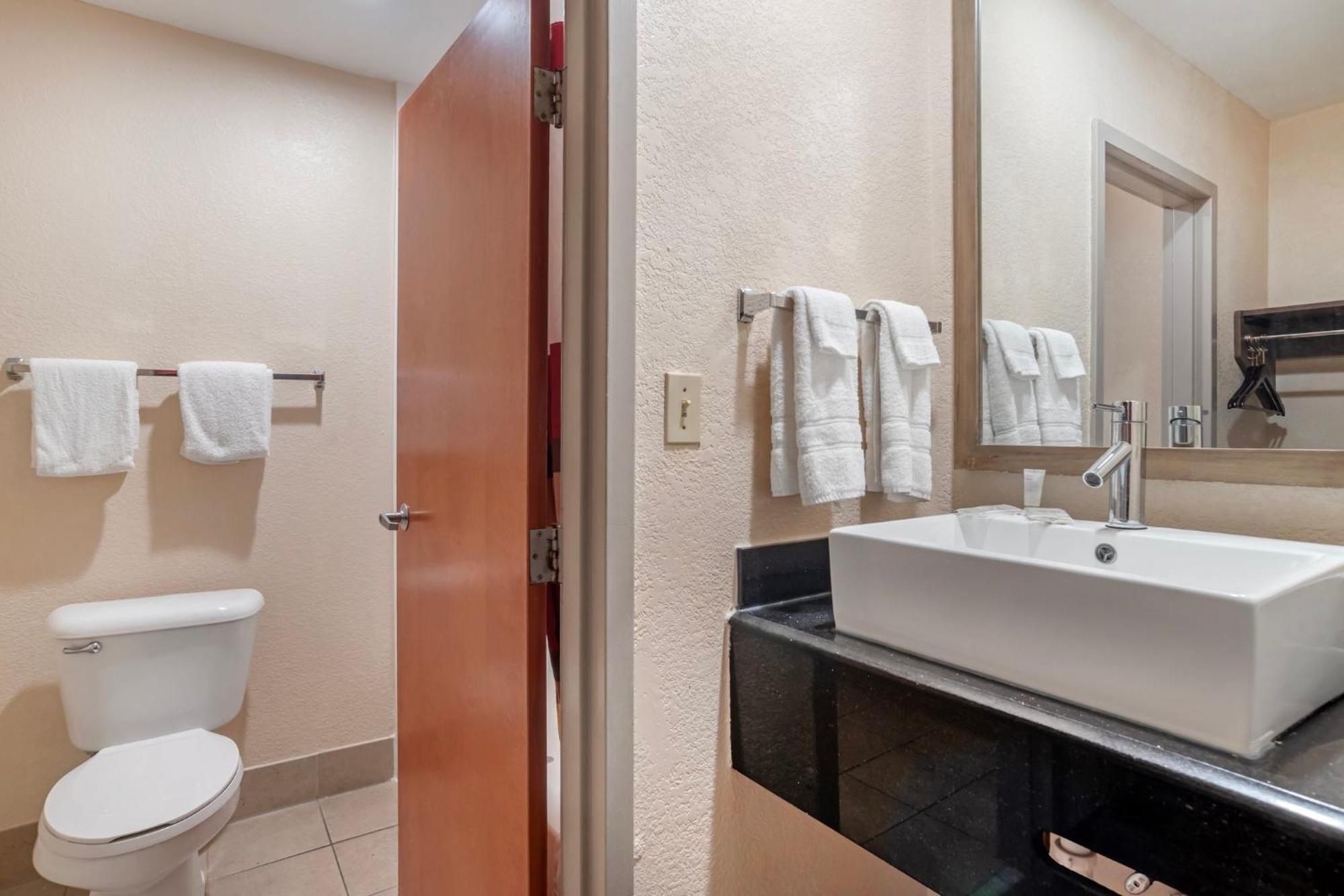 Red Roof Inn & Suites Vicksburg Bagian luar foto