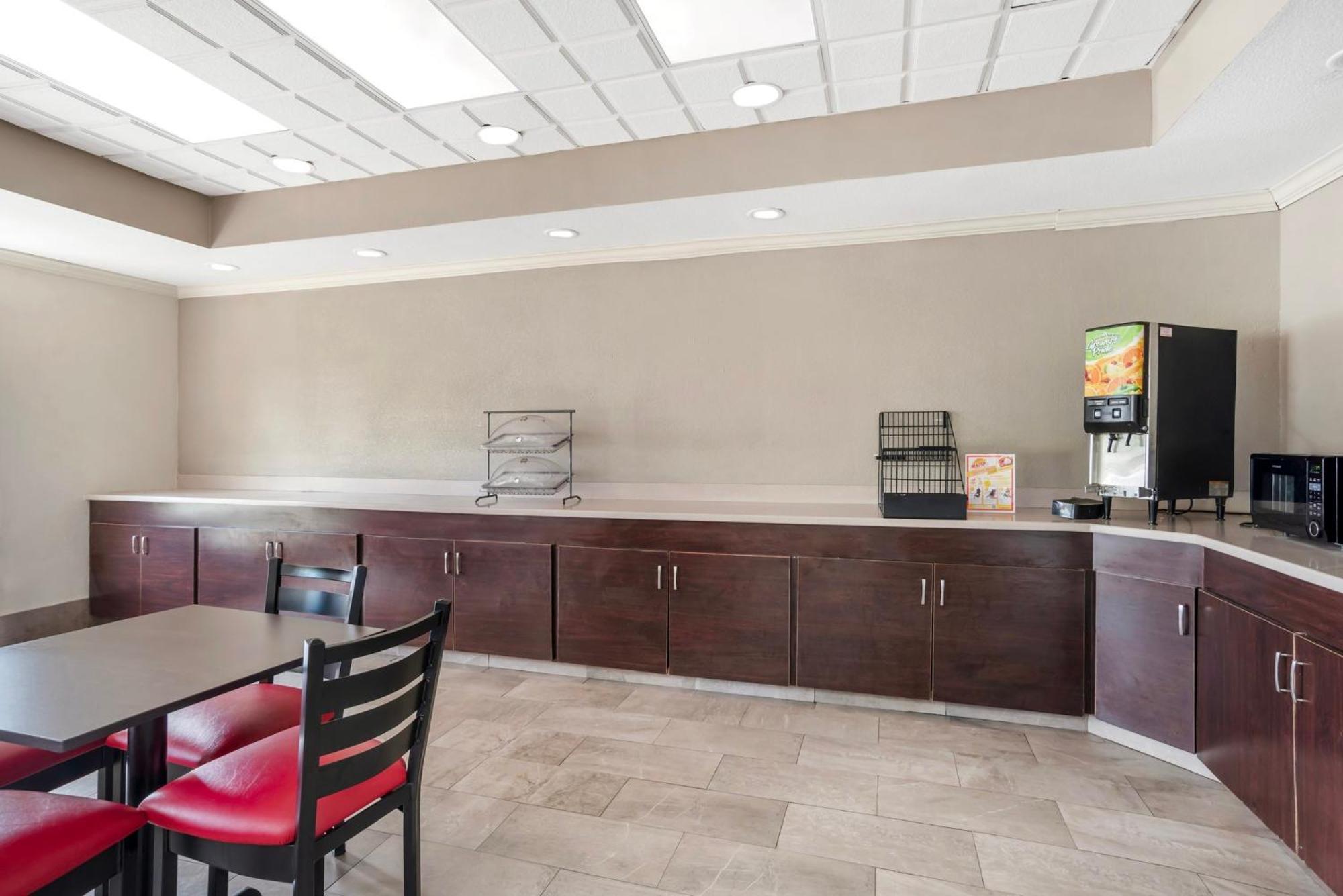 Red Roof Inn & Suites Vicksburg Bagian luar foto